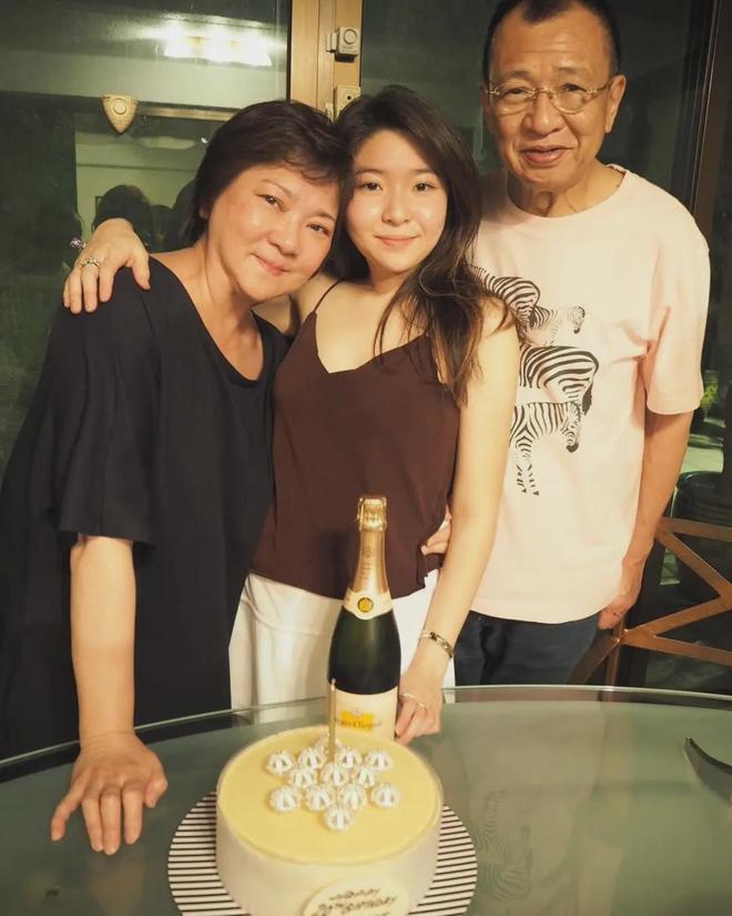 大盐商富甲一方亿万身家近日同囡囡西安被捕获爱游戏(ayx)中国网站金牌绿叶祖上是四(图5)