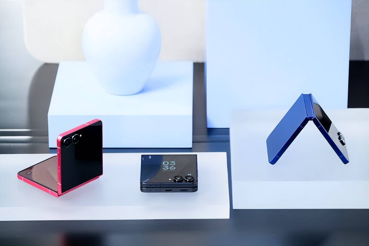 alaxy Z Flip7手机重塑时尚科技新标准爱游戏app网站手机版掌心折叠全能体验！三星G(图5)